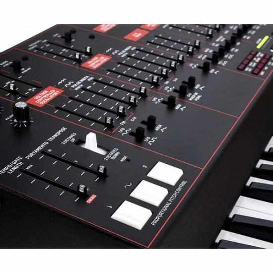 BEHRINGER ODYSSEY 37-tipkovni duofonični analogni sintetizator s sekvencerjem in arpeggiatorjem